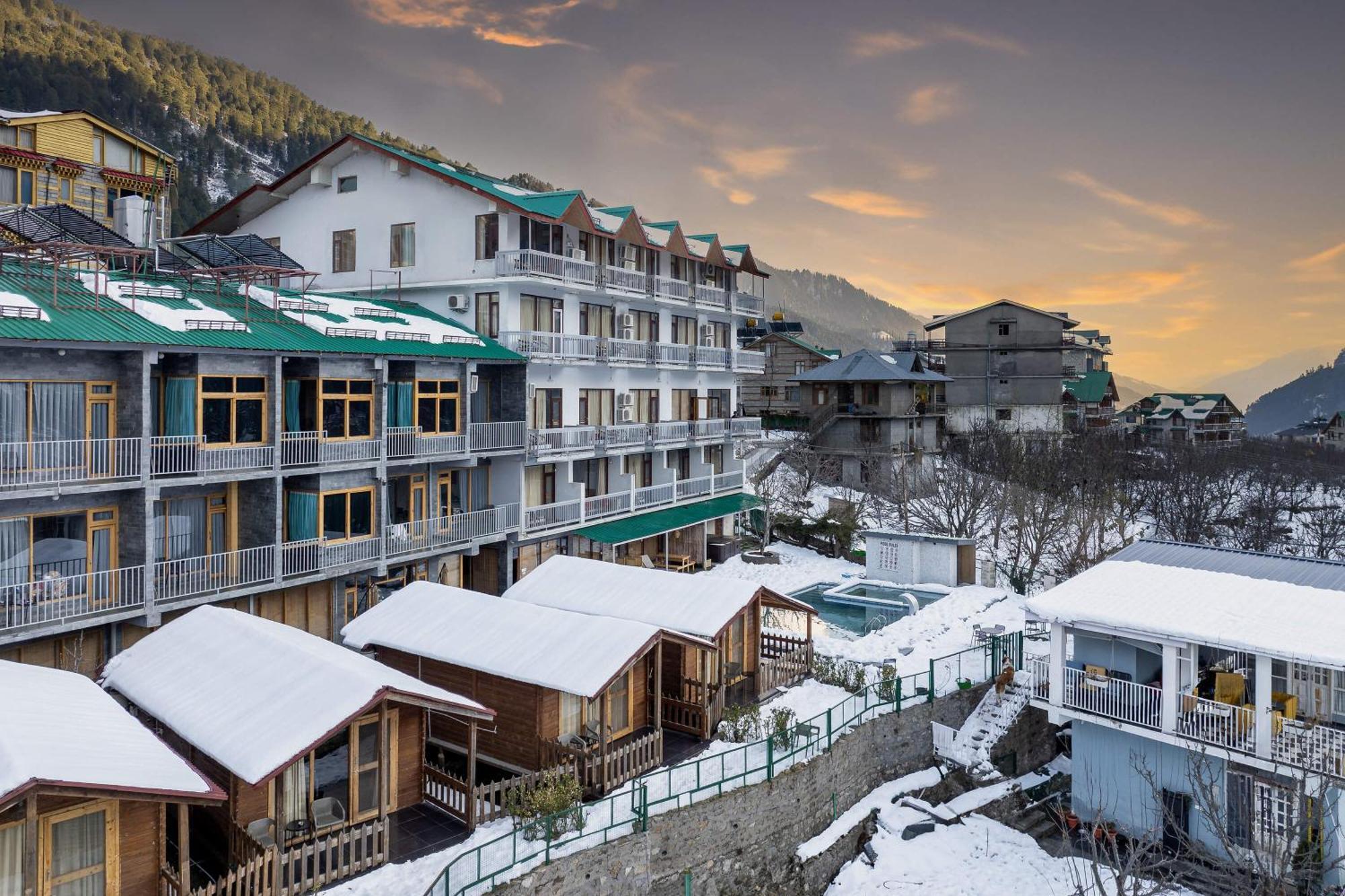 Отель Echor Himalayan Heights Manali Экстерьер фото